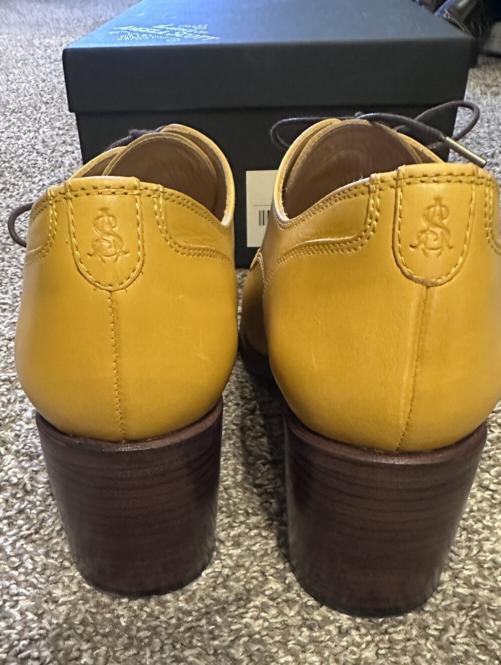 Angela Scott Yellow Leather Classic Lace-Up Oxford - Picture 6 of 8